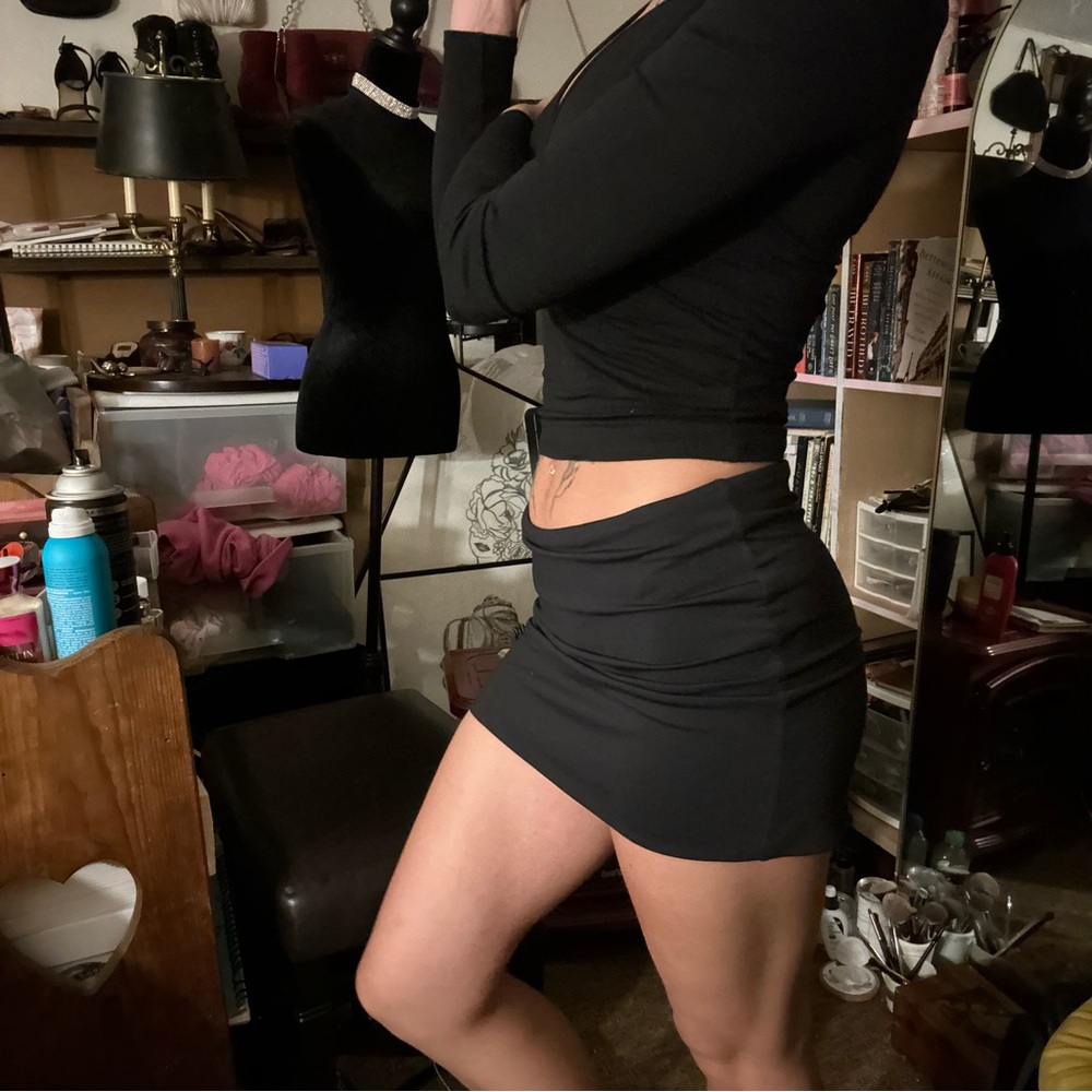 New Aritzia Black Mini Bodycon Skirt - Picture 2 of 5